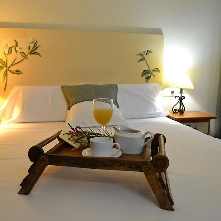 Hostal Toribio Galaroza Bagian luar foto