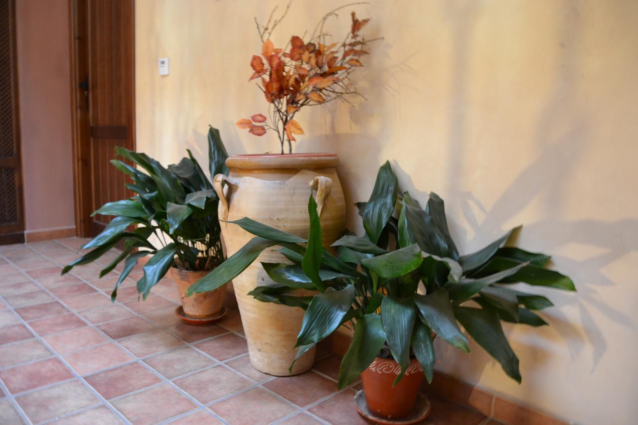 Hostal Toribio Galaroza Bagian luar foto
