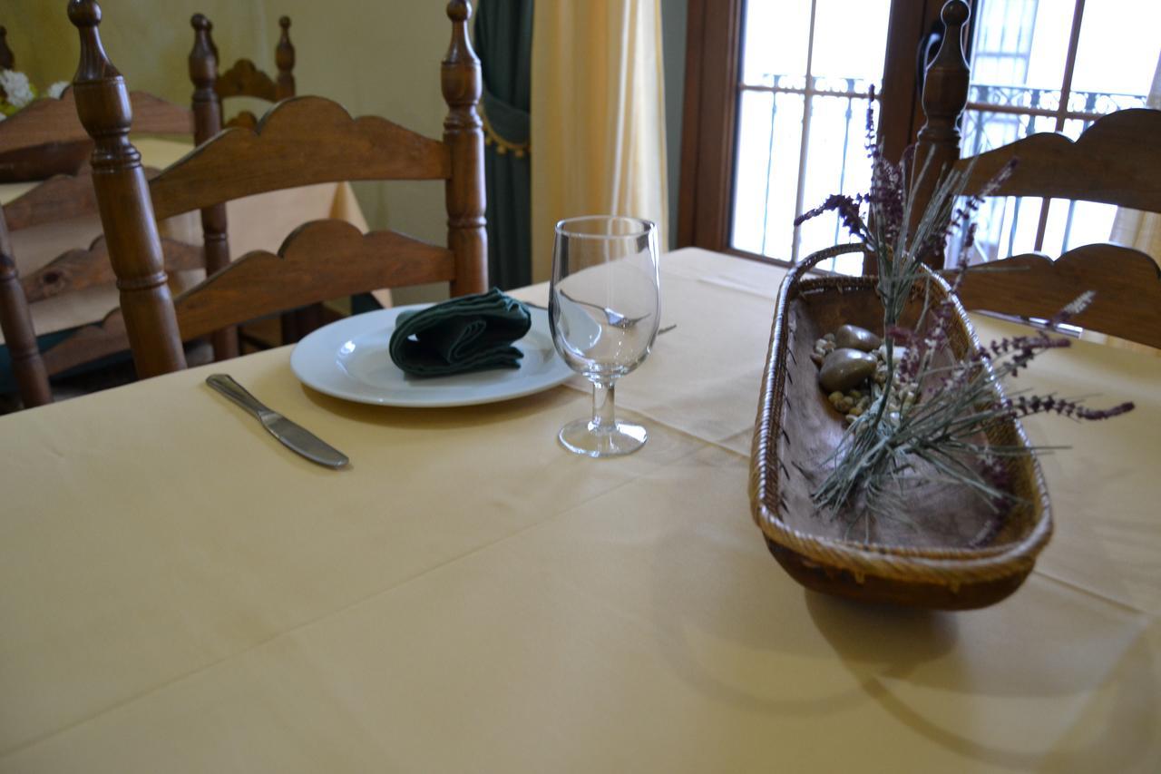 Hostal Toribio Galaroza Bagian luar foto