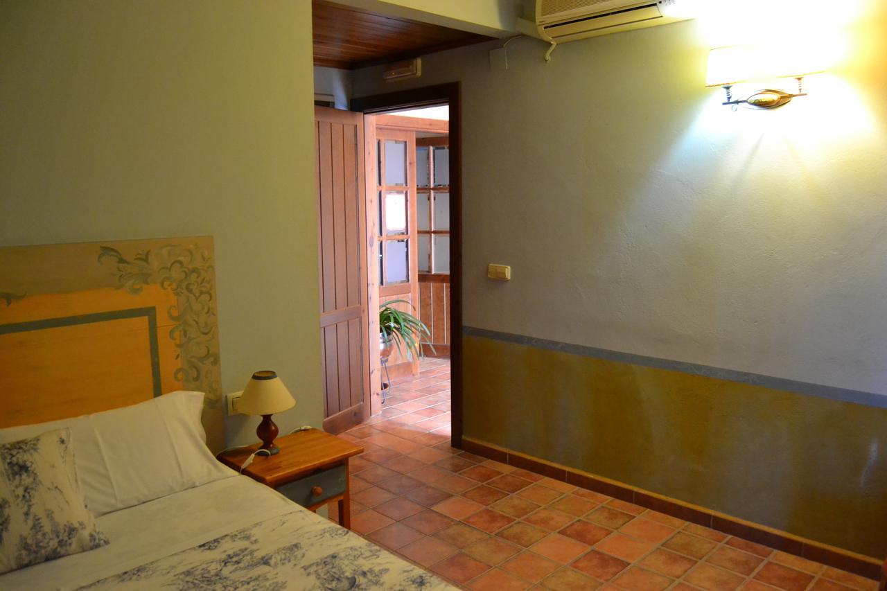 Hostal Toribio Galaroza Bagian luar foto