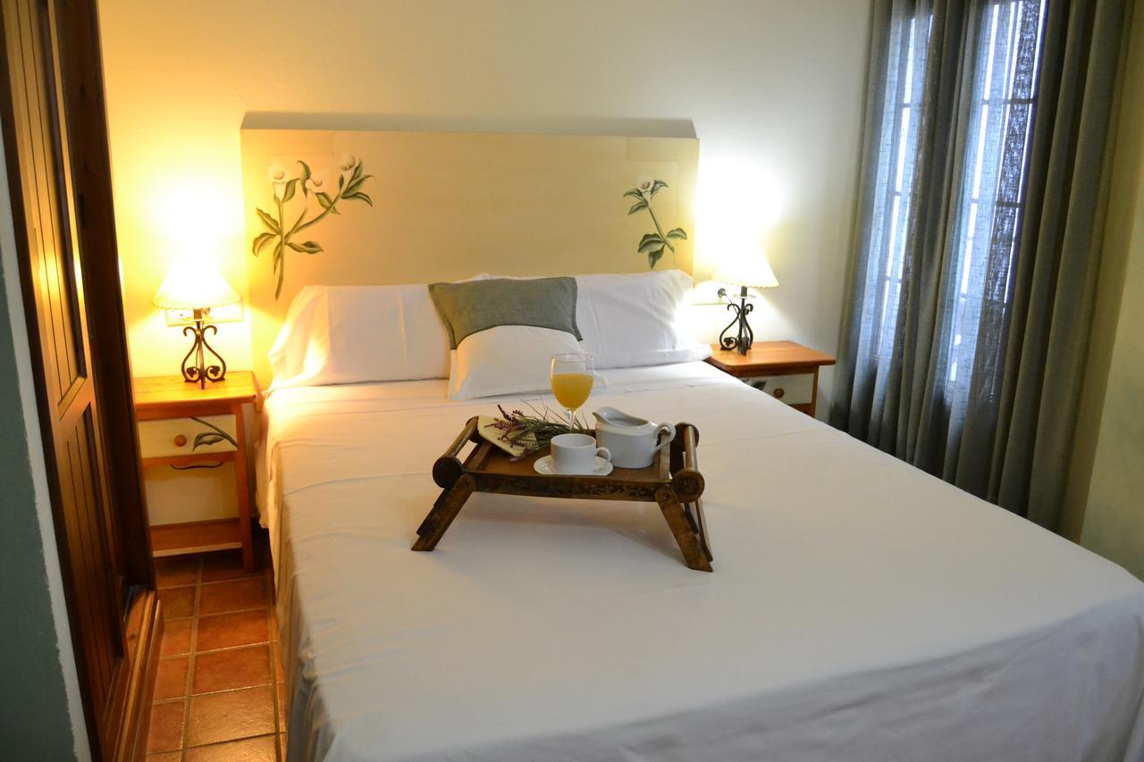 Hostal Toribio Galaroza Bagian luar foto