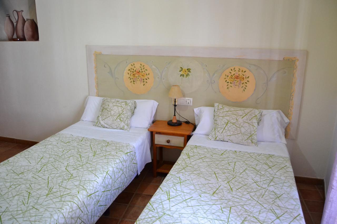 Hostal Toribio Galaroza Bagian luar foto